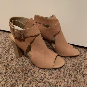 Gianni Bini sandal NWOT.